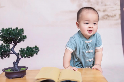 襄阳宝宝脸上小白点